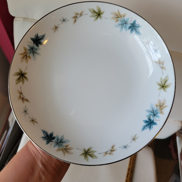 Vintage Grant Crest Four Seasons Bowl ~ MCM ~ Pretty Blue & Tan Leaf Pattern - Picture 4 of 9